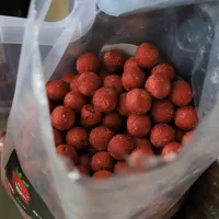 LF BAITS Kŕmne boilie Crazy Strawberry 5kg (6)