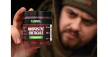 NIKL Rozpustné Criticals boilie Strawberry 250ml (6)