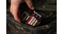 NIKL Rozpustné Criticals boilie Chilli & Peach 250ml (8)